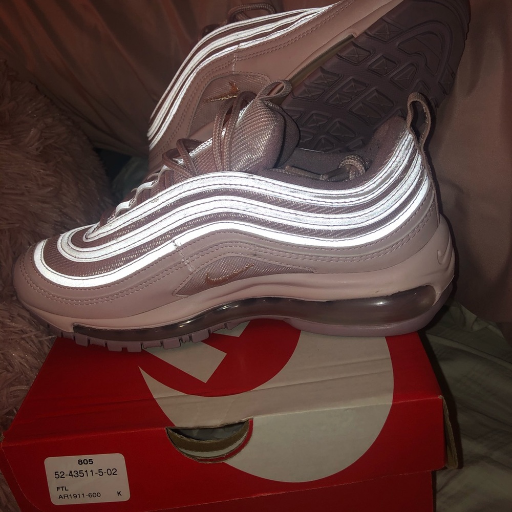 Brand new never worn women’s Nike air max